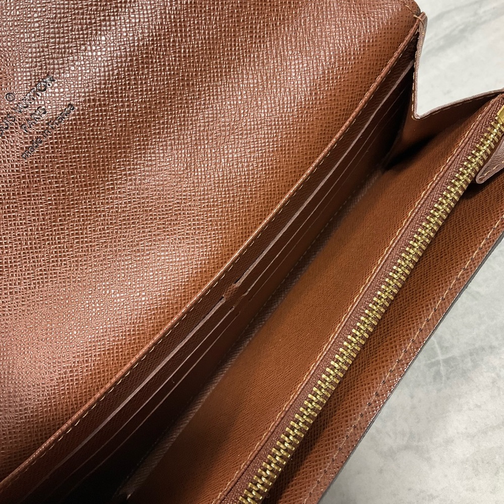 Sold Louis Vuitton Sarah Wallet Monogram - Picture 9 of 14